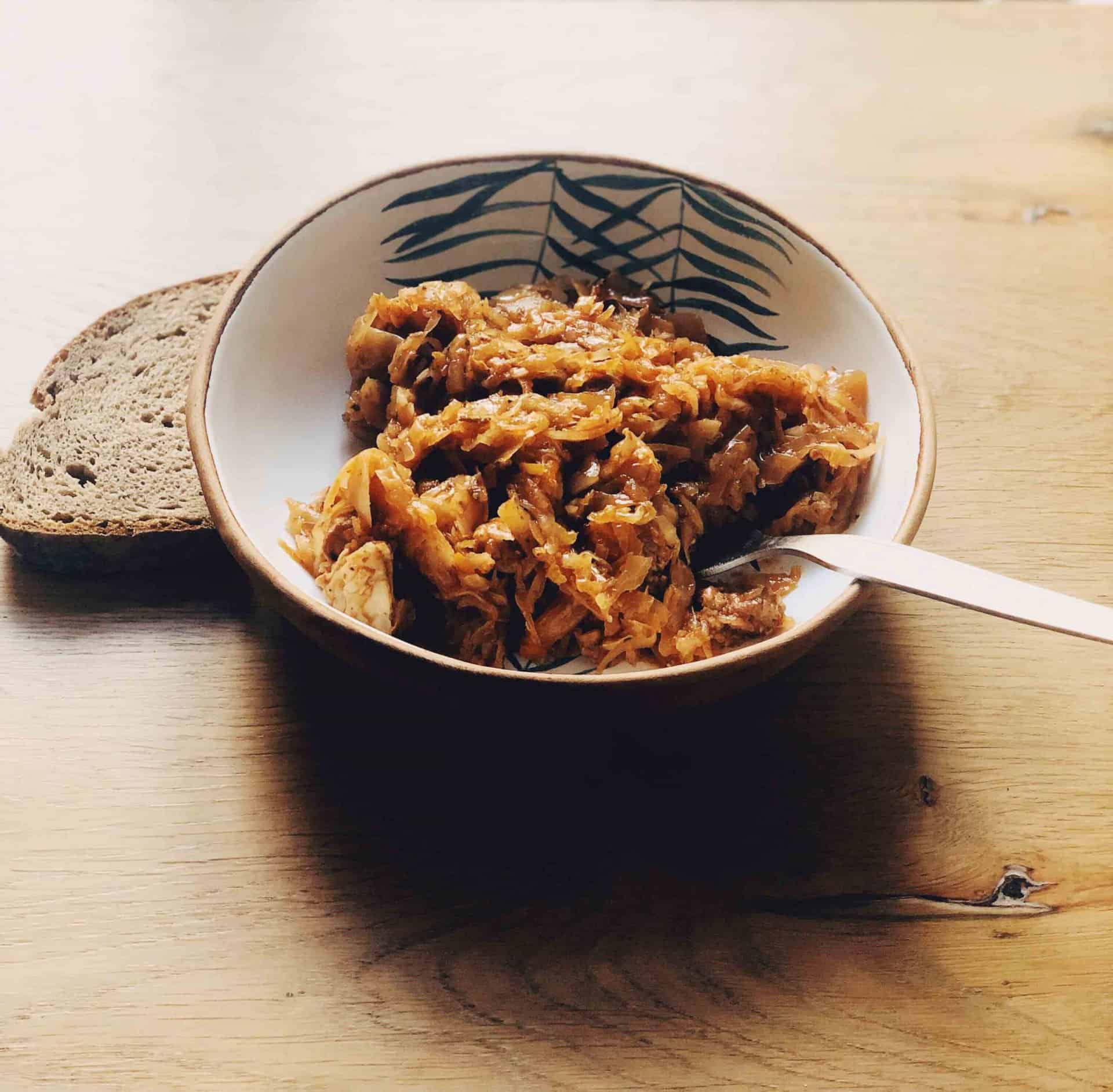 Bigos - polnischer Sauerkrauteintopf | Martyna schmeckt Bigos Bigos - polnischer Sauerkrauteintopf | Martyna schmeckt Bigos