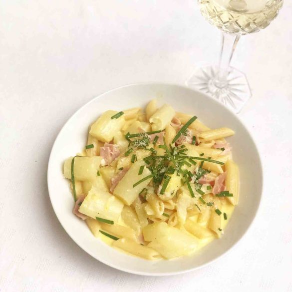 Pasta mit Spargel a la Carbonara